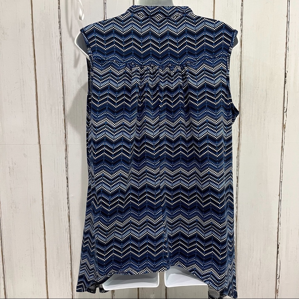 🌷3 Tops for $18 - New Directions Blue & White Geometric Chevron Sleeveless, SzL - Picture 8 of 15